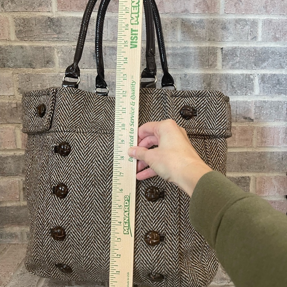 Chic Herringbone Tote Bag with Button Accents - Picture 4 of 13